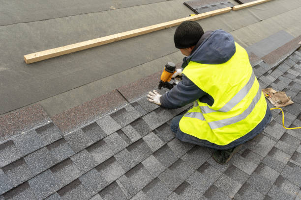 Best Shingle Roofing Installation  in St Francis, WI